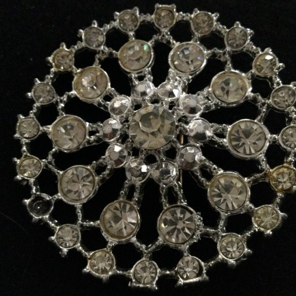 Big round pin brooch 5cm diameter - Picture 3 of 3